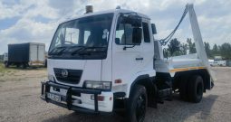 2016 NISSAN UD 85  SKIP BIN LOADER