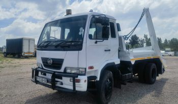 2016 NISSAN UD 85  SKIP BIN LOADER