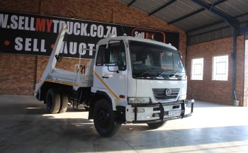 2016 NISSAN UD 85  SKIP BIN LOADER