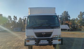 2007 Nissan UD 90 Volume Body With Tag Axle