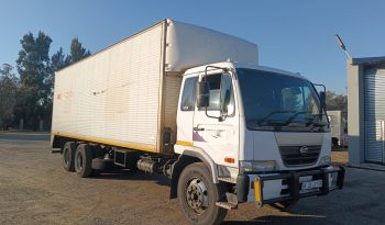 2007 Nissan UD 90 Volume Body With Tag Axle