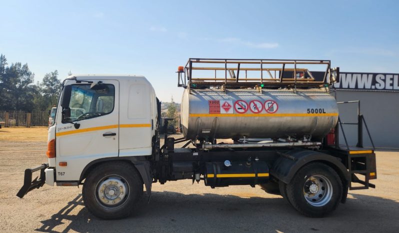 
								2005 HINO 500  13-234 FUEL TANKER full									