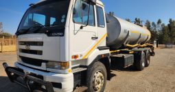 2010 NISSAN UD 290  18000L WATER TANKER