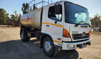 2005 HINO 500 13-234  8000L FUEL TANKER