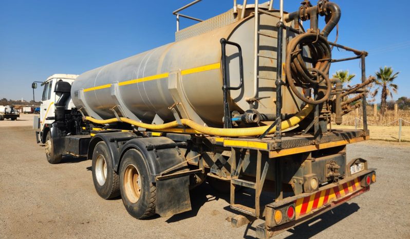 
								2010 NISSAN UD 290  18000L WATER TANKER full									