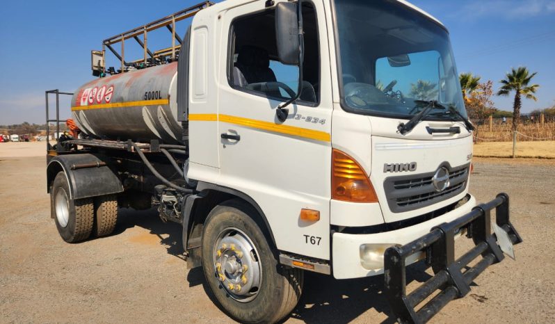 
								2005 HINO 500  13-234 FUEL TANKER full									