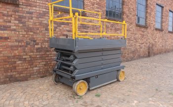 SKY JACK SCISSOR LIFT