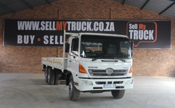 2009 HINO 15-257 TAG AXLE WITH DROPSIDES