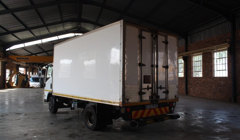 
								2014 ISUZU NMR 275 AMT WITH CLOSED BODY full									