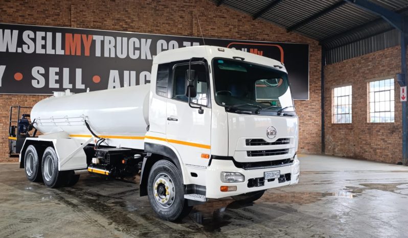 2012 NISSAN UD 330  16000L WATER TANKER