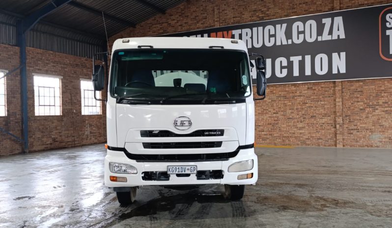 2012 NISSAN UD 330  16000L WATER TANKER