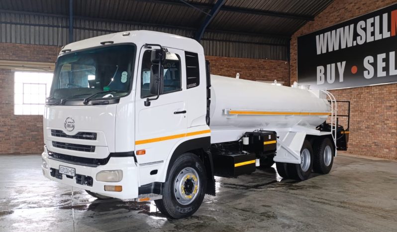 2012 NISSAN UD 330  16000L WATER TANKER