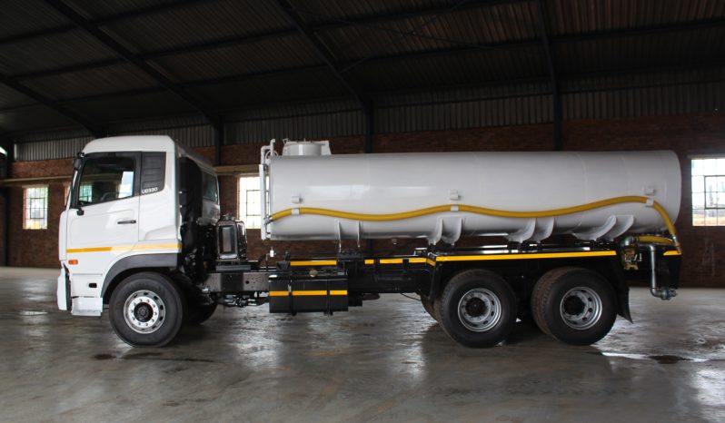 2012 NISSAN UD 330 16000L WATER TANKER